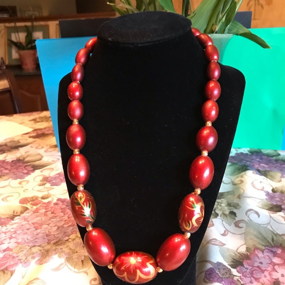 HAND PAINTED COPPERY RED LIGHTWEIGHT NECKLACE - Picture 12 of 15